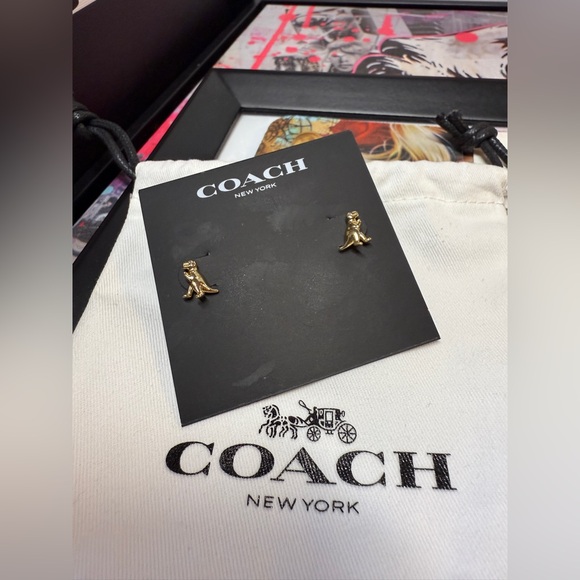 Coach *NWT* Rexy Stud Gold Tone Earrings - Picture 1 of 6